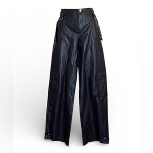 FASHION NOVA cargo pants, wide leg, black faux leather, zip, high waist. M